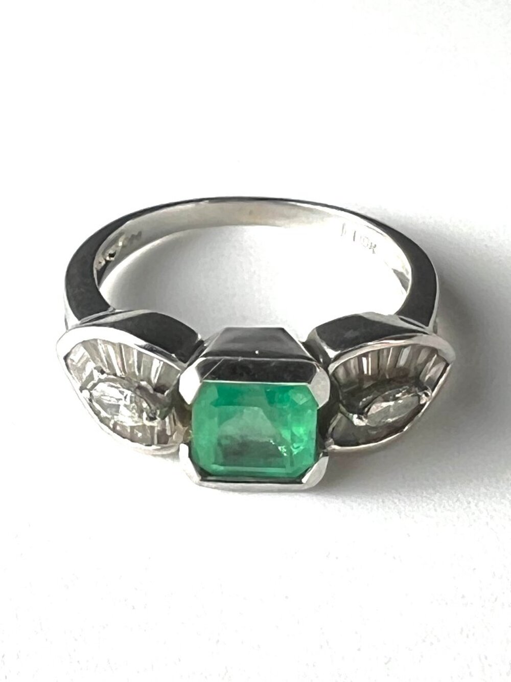 1950s Art Deco Style Emerald Diamond Fan Accent 18 Karat White Gold Ring